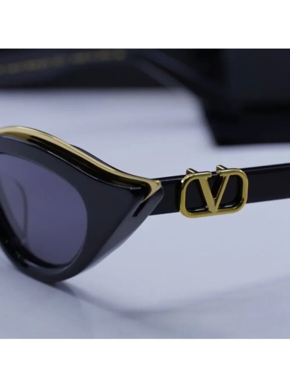 Valentino V-GOLDCUT-II VLS-114A Cat Eye Sunglasses - Black\Grey